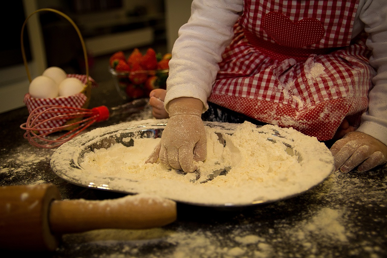 Gets kids involved in preparing food